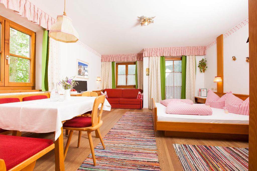 Schottenhof Fulpmes Bagian luar foto